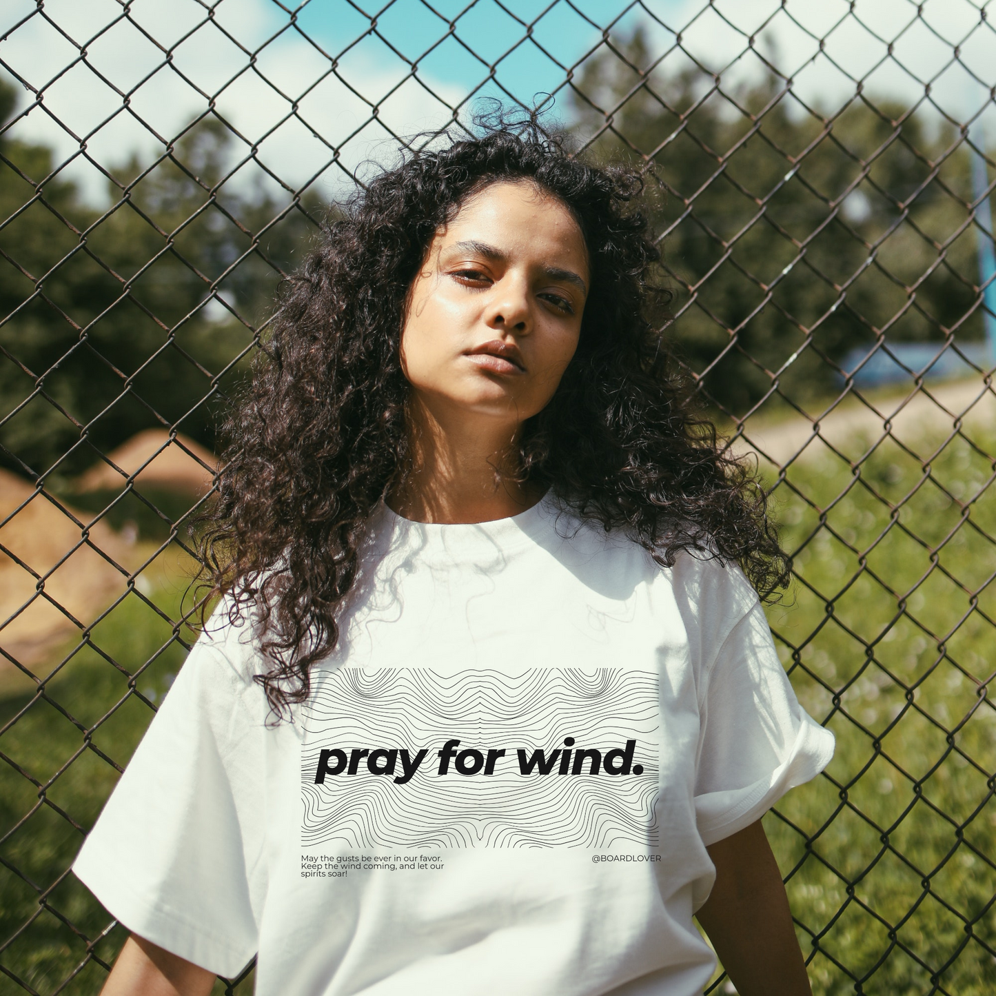 pray for wind T-Shirt – unisex